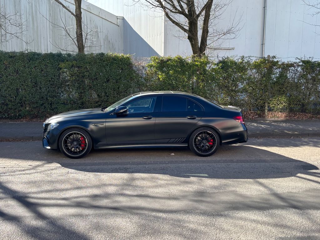 Mercedes-Benz E 63 AMG
