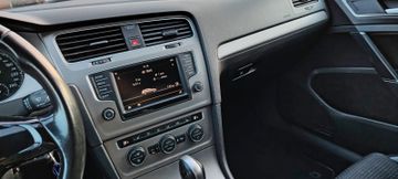 Volkswagen Golf - 10