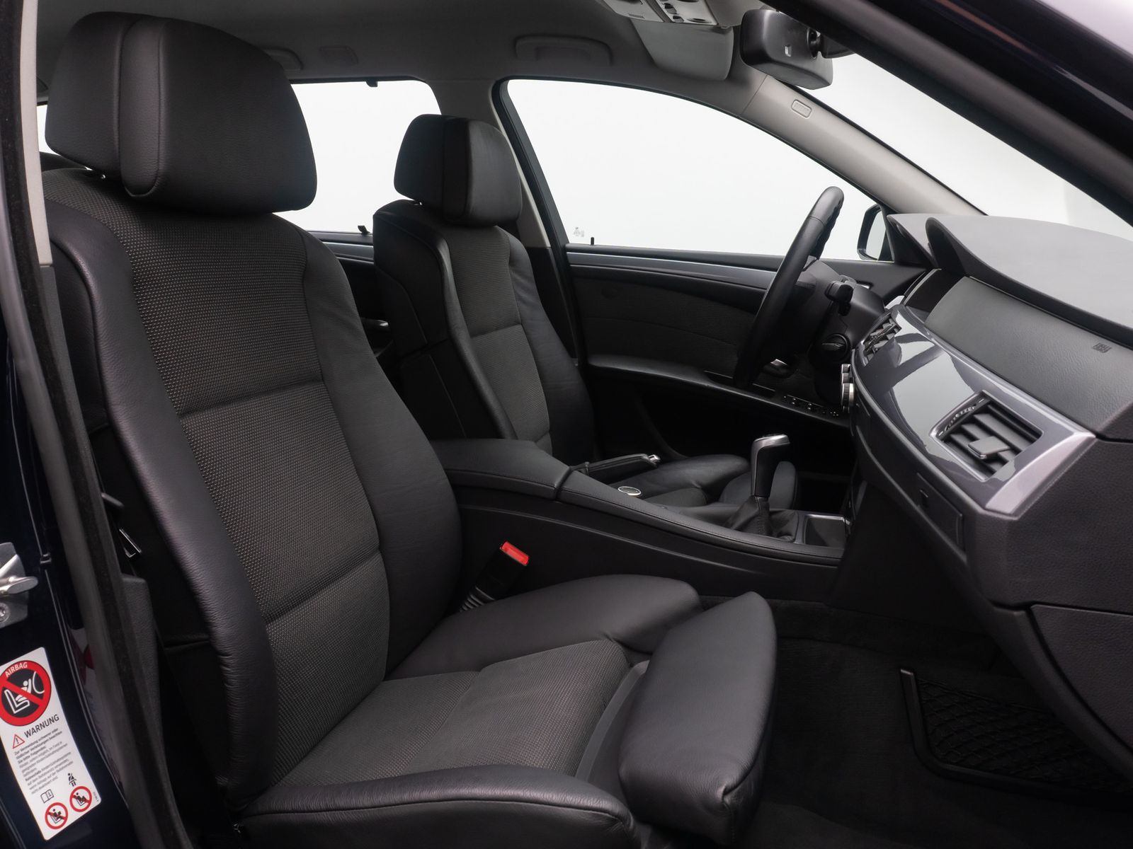 Fahrzeugabbildung BMW 520d Special Edition PDC NaviPro Memory Tempomat