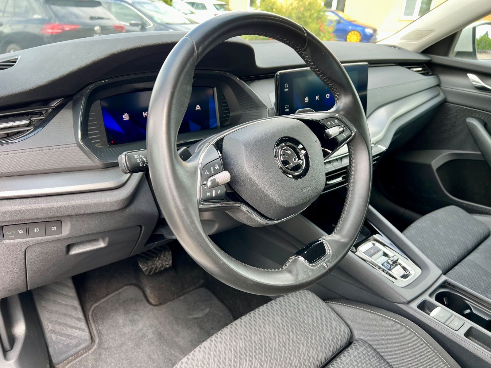 SKODA Octavia Combi Ambition AAC SHZ NAVI CARPLAY