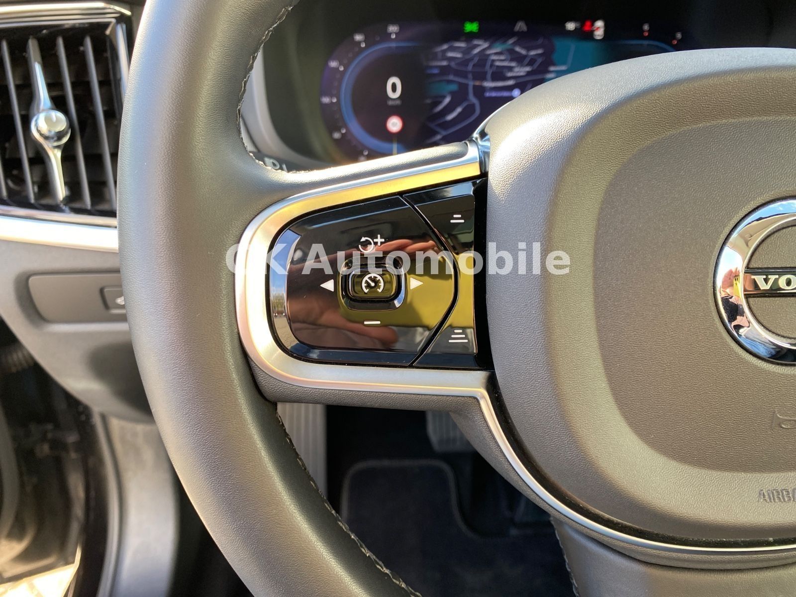 Fahrzeugabbildung Volvo V90 B5 Ultimate Dark AWD/BLIS/Pano/Head-Up/AHK