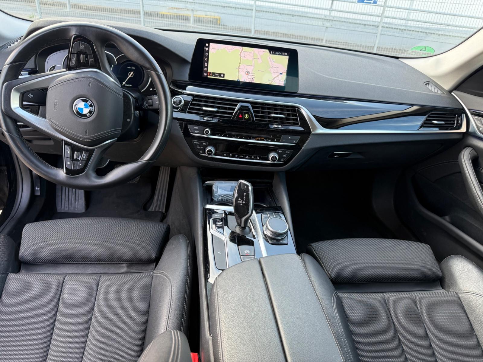 BMW 520 d Touring Sport Line*AHK*AMBIENTE*HEAD-UP*LE