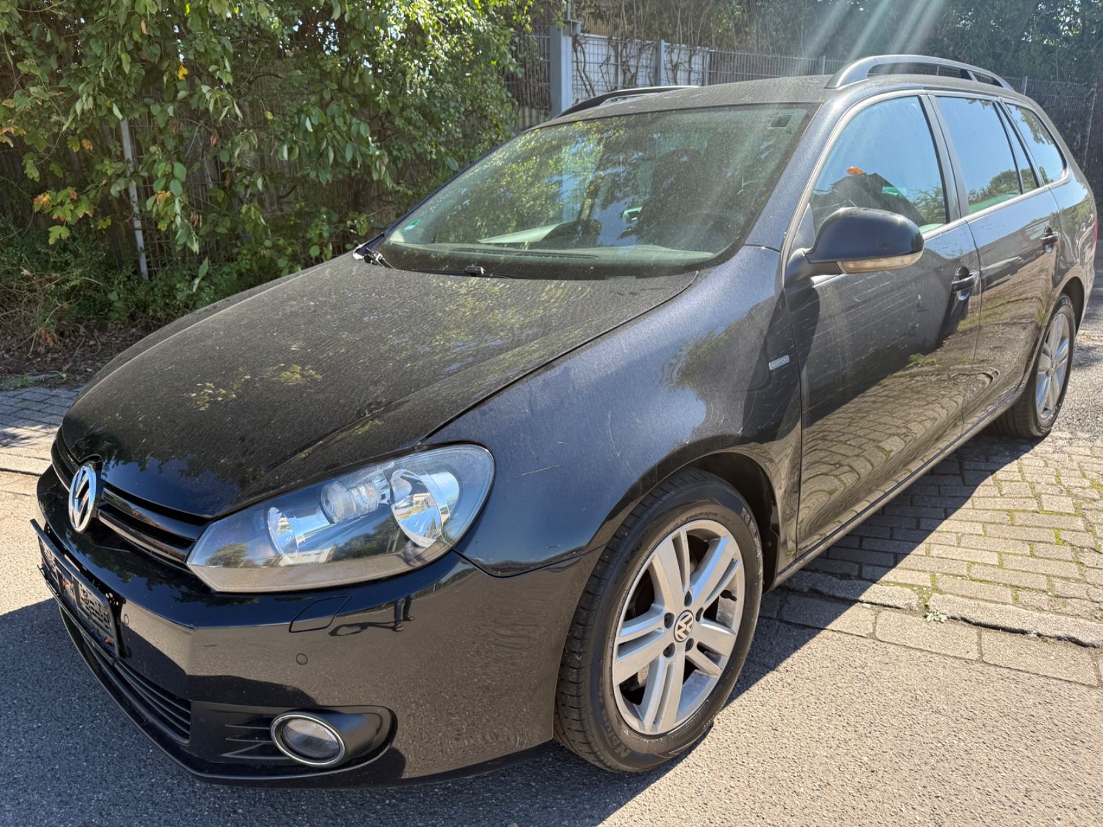 Volkswagen Golf - 1