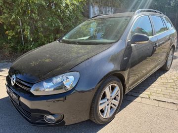 Volkswagen Golf - 1