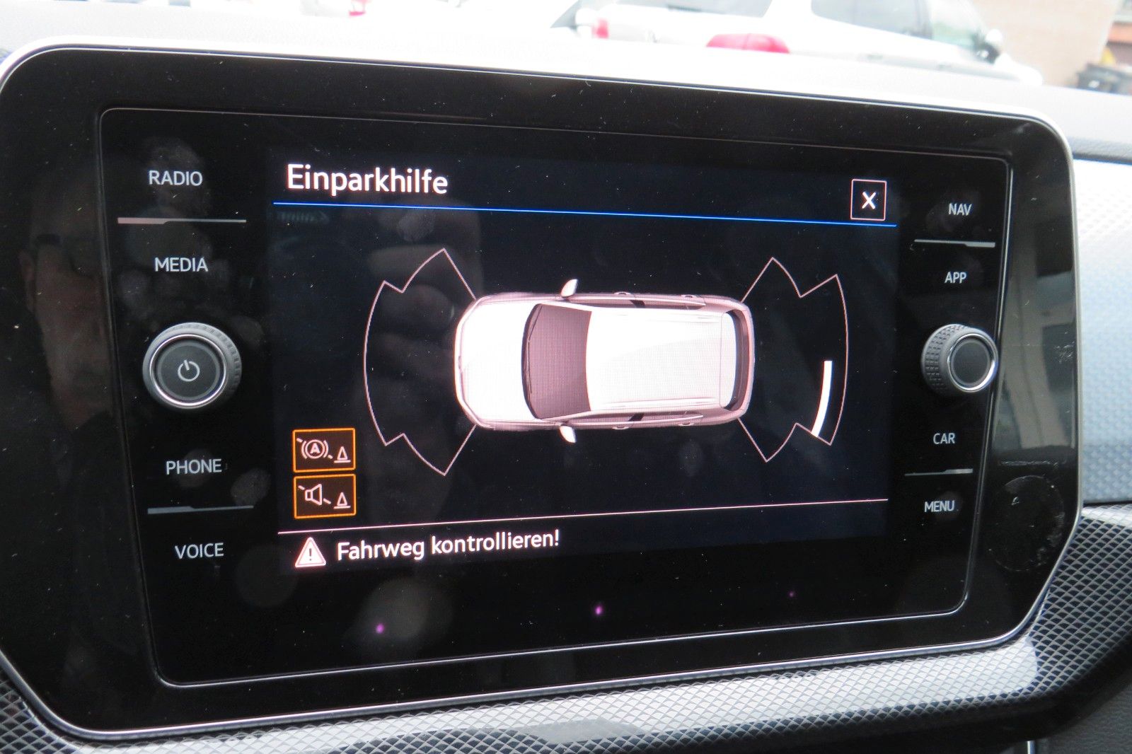 Fahrzeugabbildung Volkswagen T-CROSS DSG GOAL AHK PDC NAVI ASSISTENT-PA. 1.HD