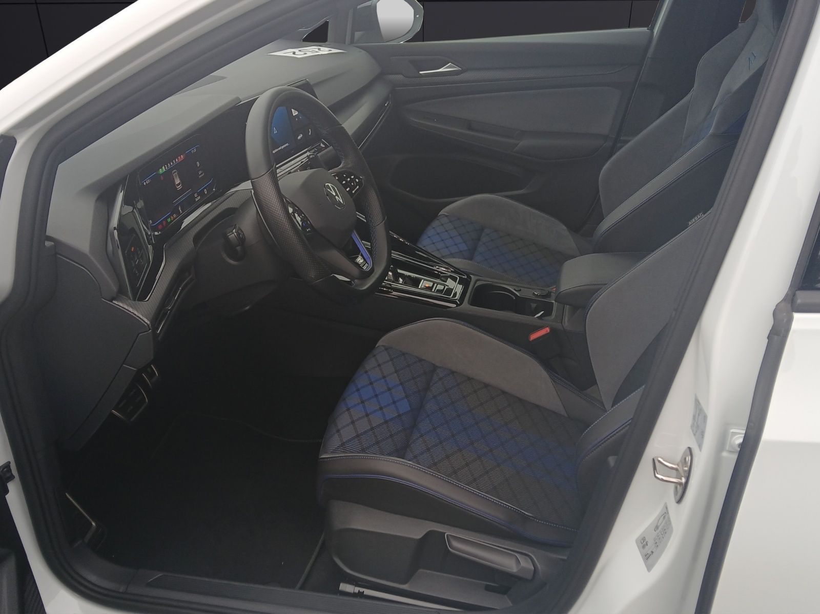 Fahrzeugabbildung Volkswagen Golf VIII Variant R DSG 4M LEDplus AHK Navi Harm