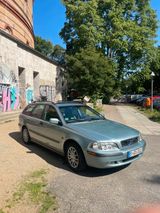 Volvo V40 1.8 - Baujahr 2003, HU 0&72025 - Volvo V40 mit Benzin-Antrieb: Kombi, 2.0