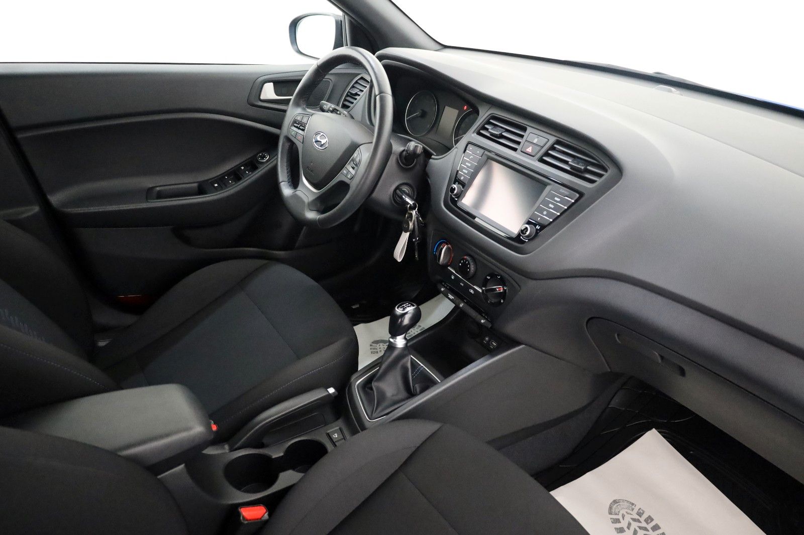 Fahrzeugabbildung Hyundai i20 Passion + Navi,SH,PDC,SR+WR