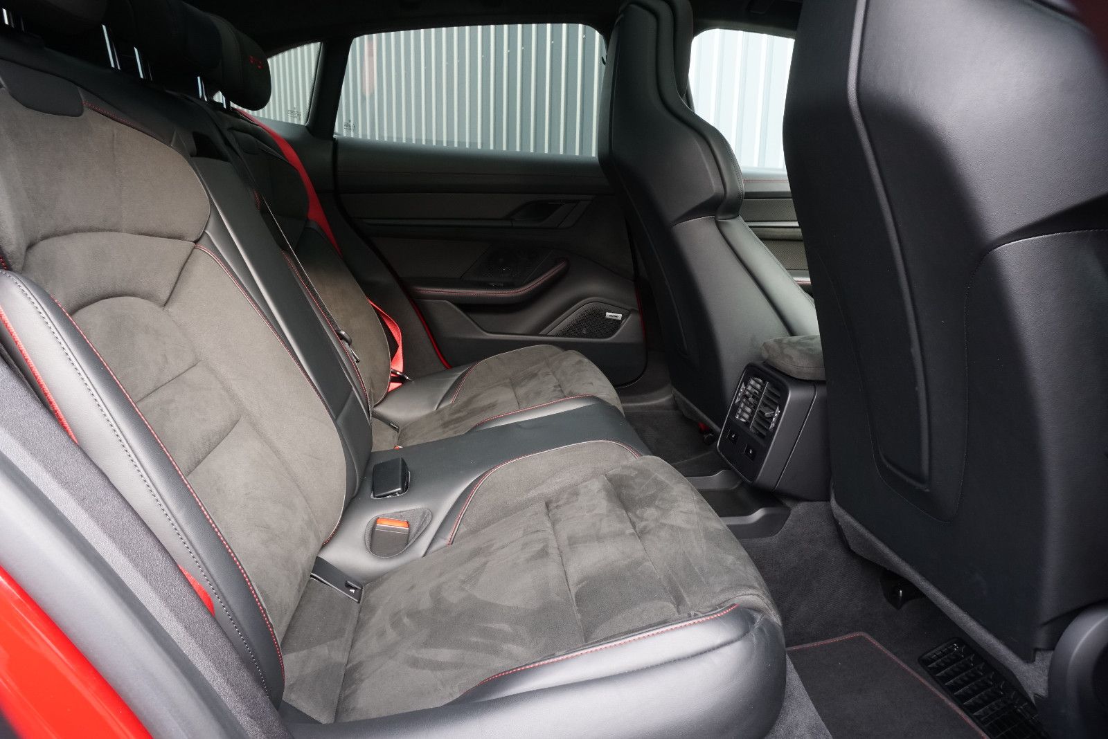 Porsche Taycan - Bild 16