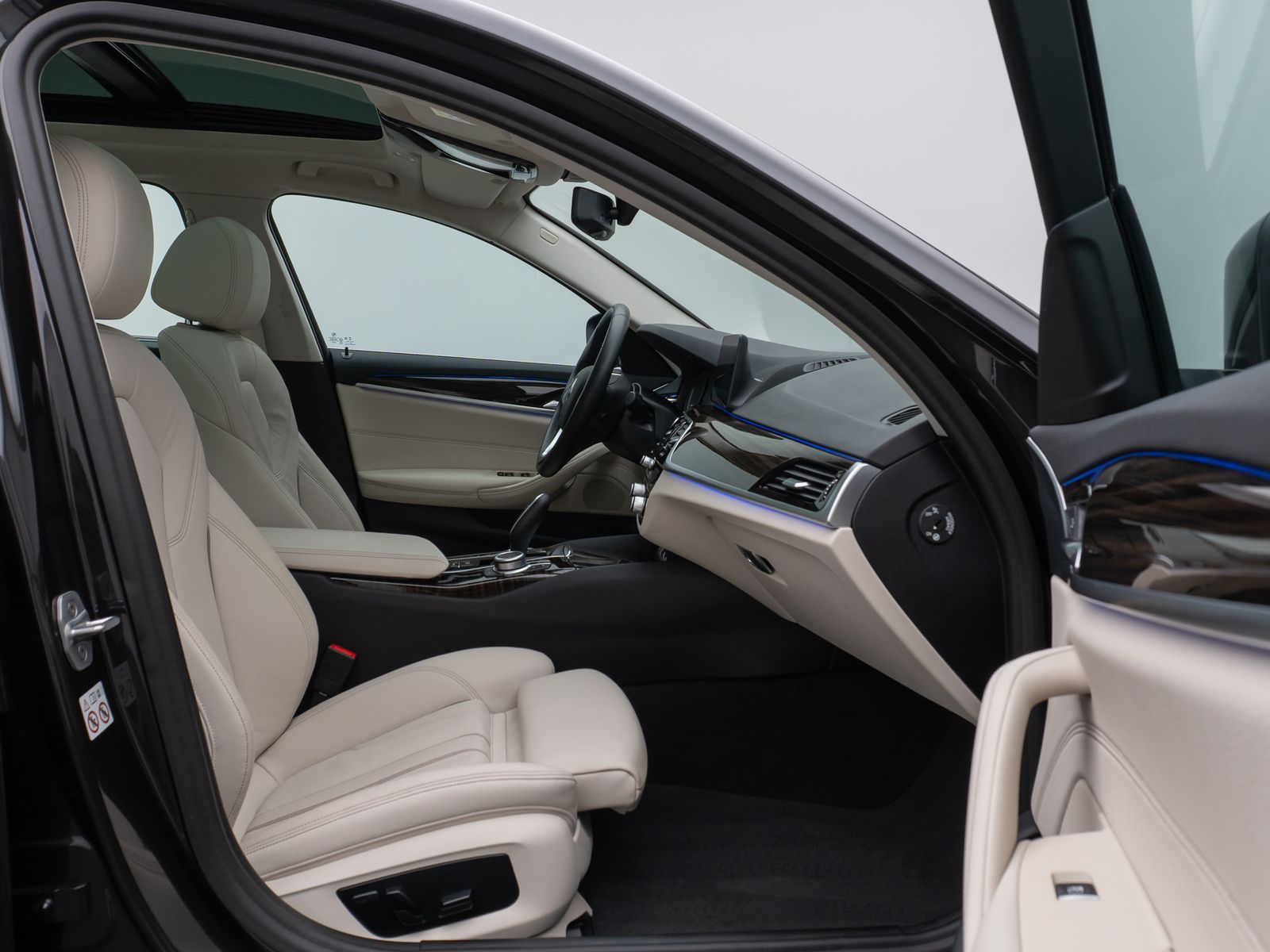 Fahrzeugabbildung BMW 540i xD Panorama 360°DAB Fernlichtassist Sport