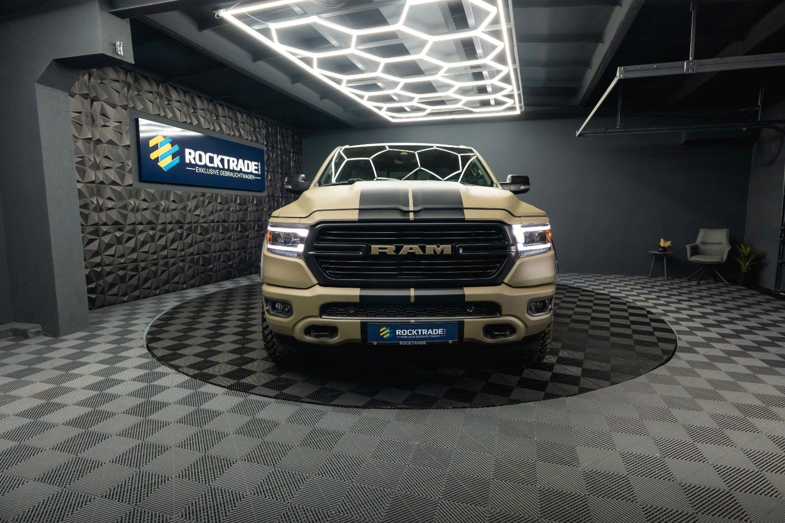 Fahrzeugabbildung Dodge RAM 5.7 V8 HEMI 4x4 PUNISHER LONGBED AxleLock