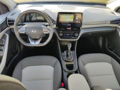 Fahrzeugabbildung Hyundai IONIQ 1.6 GDI PLUG IN Hybrid Advantage