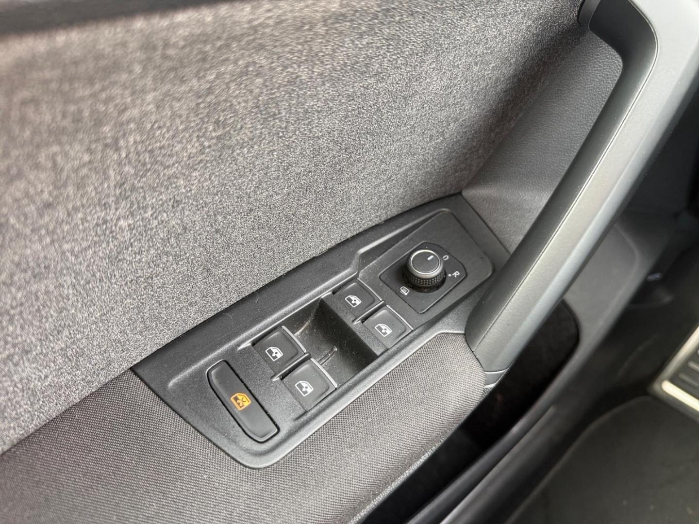 Volkswagen Tiguan Move 2.0 TDI AHK-klappbar Navi ACC CarPla, миниатюра 26