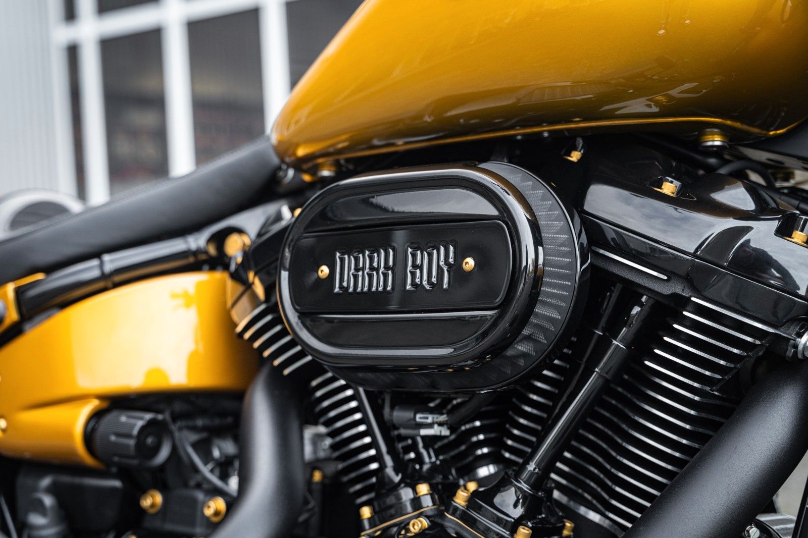 Fahrzeugabbildung Harley-Davidson GOLD DARK FAT BOY FLFBS 114 MY24 - JEKILL&HYDE -