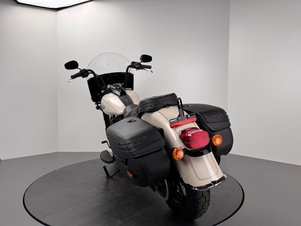 Fahrzeugabbildung Harley-Davidson SOFTAIL HERITAGE CLASSIC *JEKILL&HYDE *NEUWERTIG