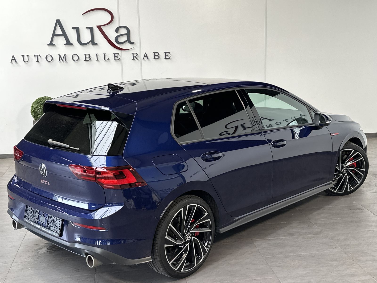 Fahrzeugabbildung Volkswagen Golf 2.0 TSI GTI DSG NAV+LED+ACC+PANO+AHK+KAMERA
