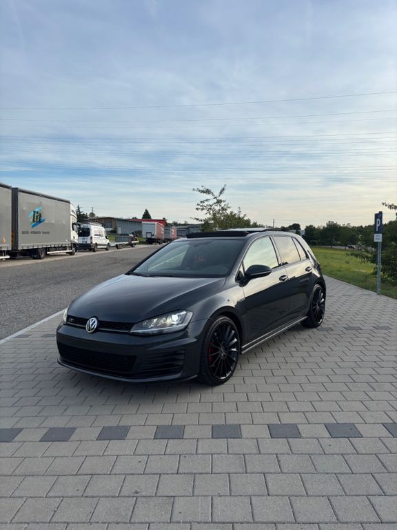 Image of Volkswagen Golf
