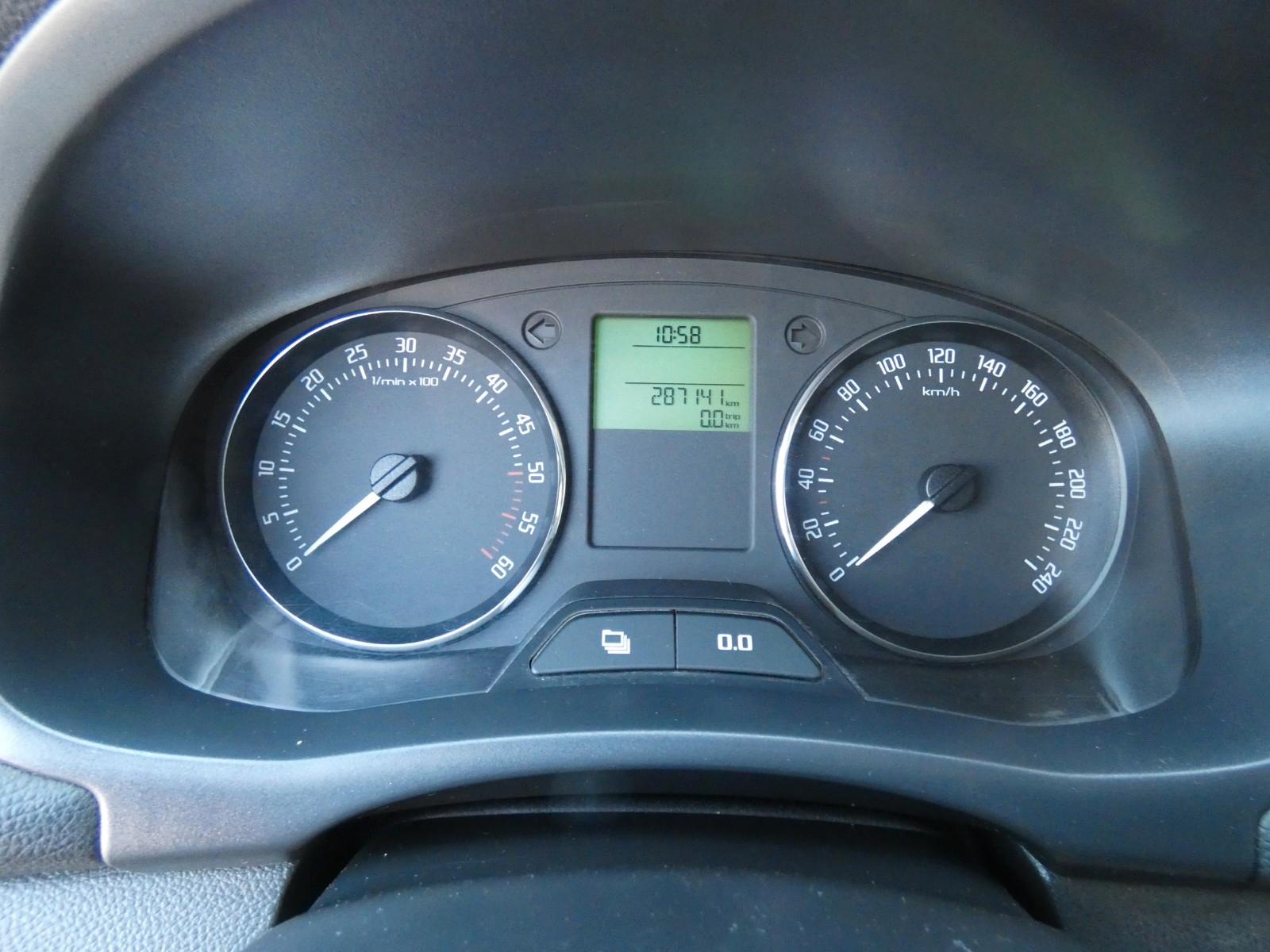 Skoda Fabia 2011 — photo 11