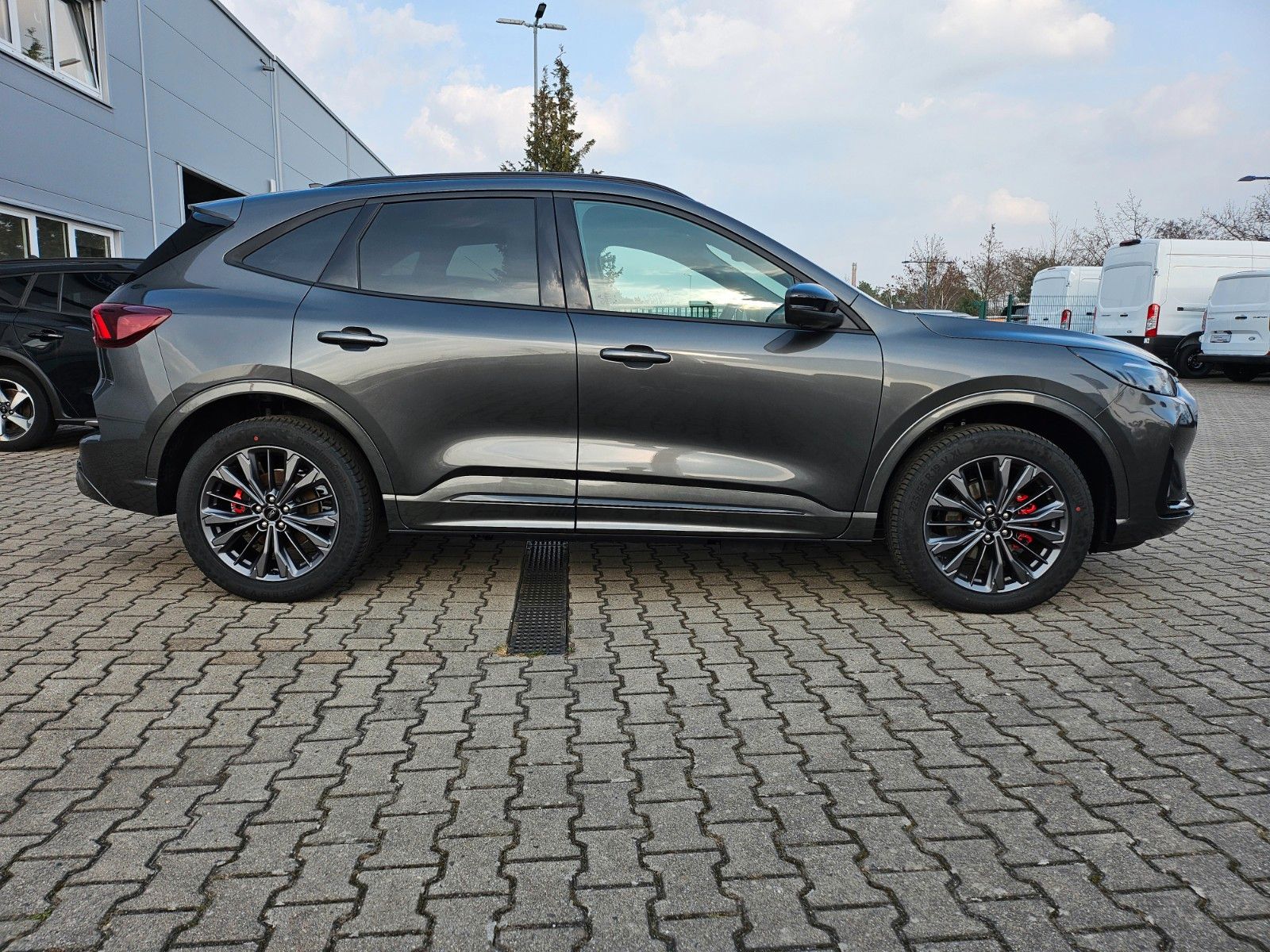 Fahrzeugabbildung Ford Kuga Plug-In Hybrid Sound Edition