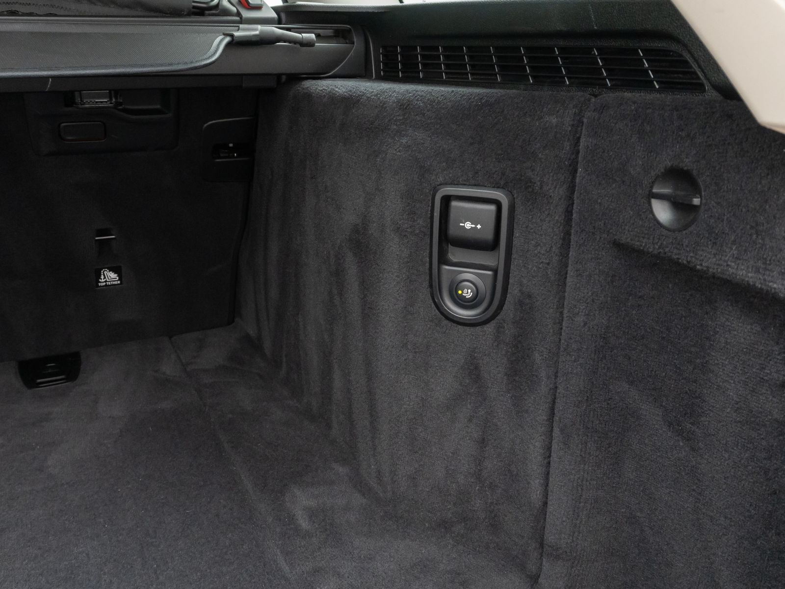 Fahrzeugabbildung BMW 520d Kamera DAB Stop&Go AHK Alarm Fernlichtassis