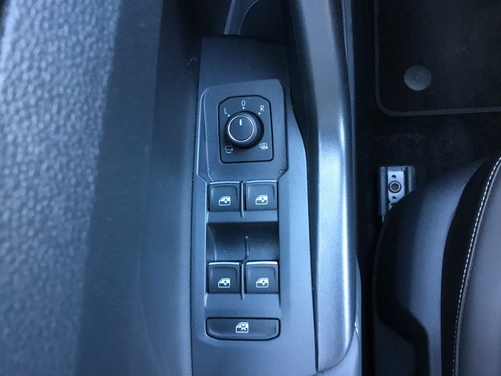 Fahrzeugabbildung Volkswagen T-Cross 1.5 TSI DSG GOAL+AHK+17"+ACC+Kamera