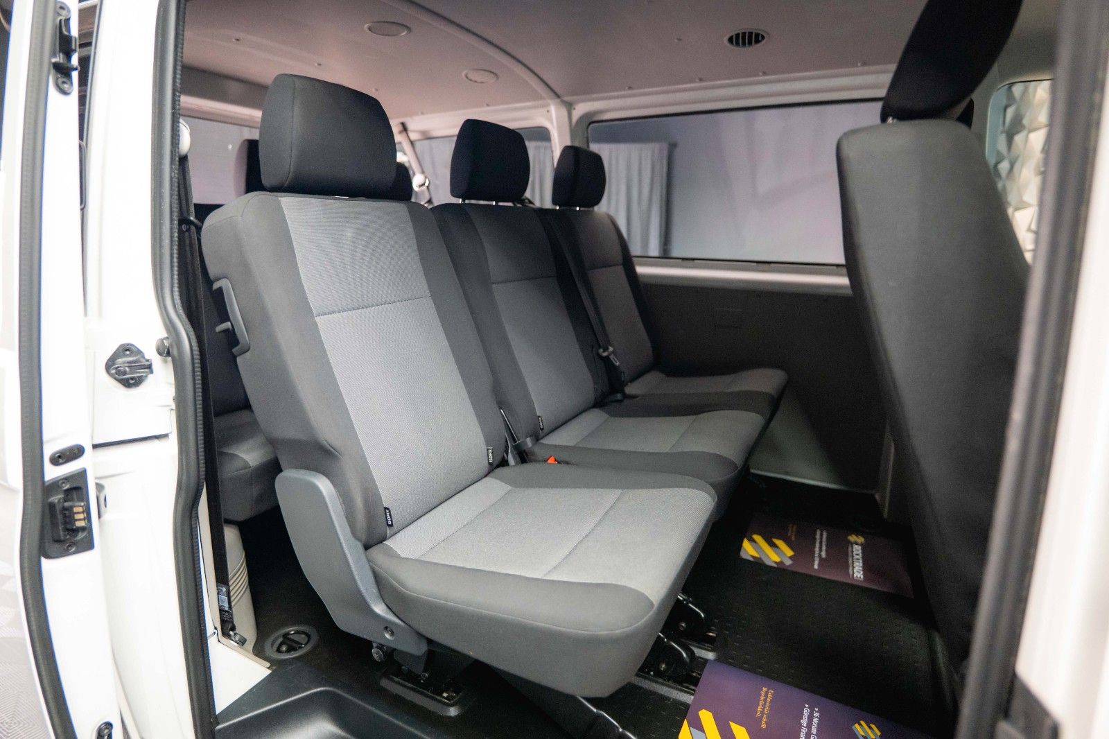 Fahrzeugabbildung Volkswagen T6 Transporter Kombi 8 Sitze *Klima*TÜV Neu*