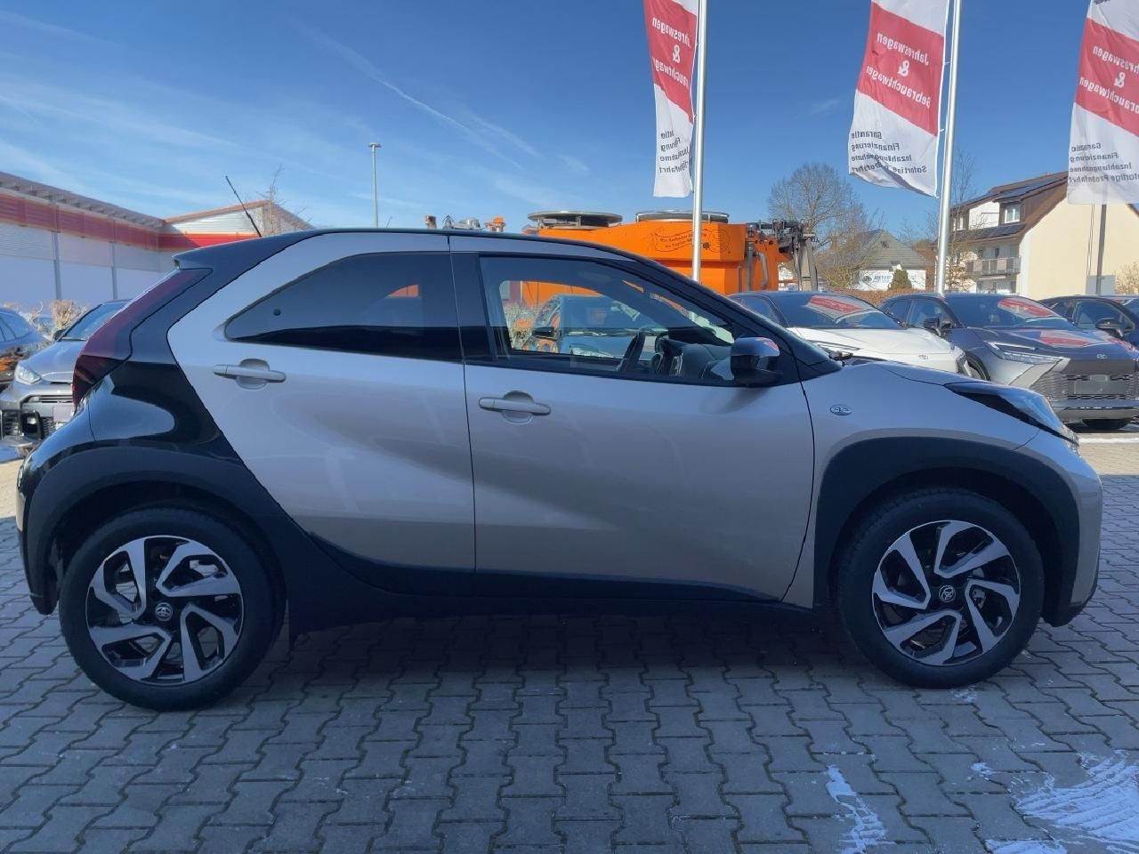 Fahrzeugabbildung Toyota Aygo X 1,0 l Teamplayer