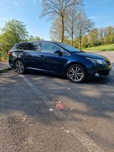 Toyota Avensis Combi 2.2- D-4D Automatik - Toyota Avensis aus 2013