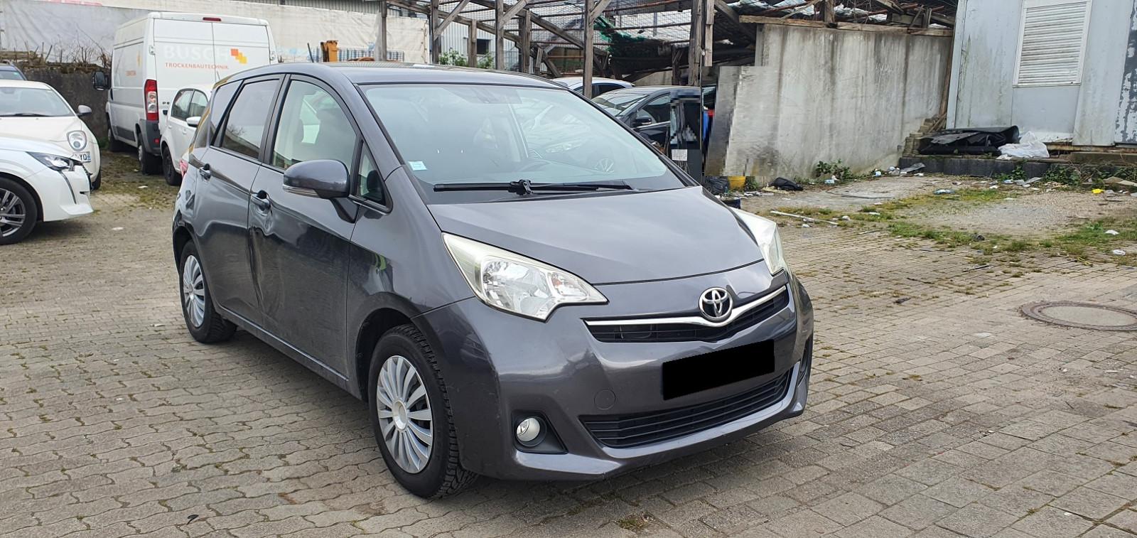 Toyota Verso-S 1,33-l-Dual-VVT Multidrive.Navi.Panorama