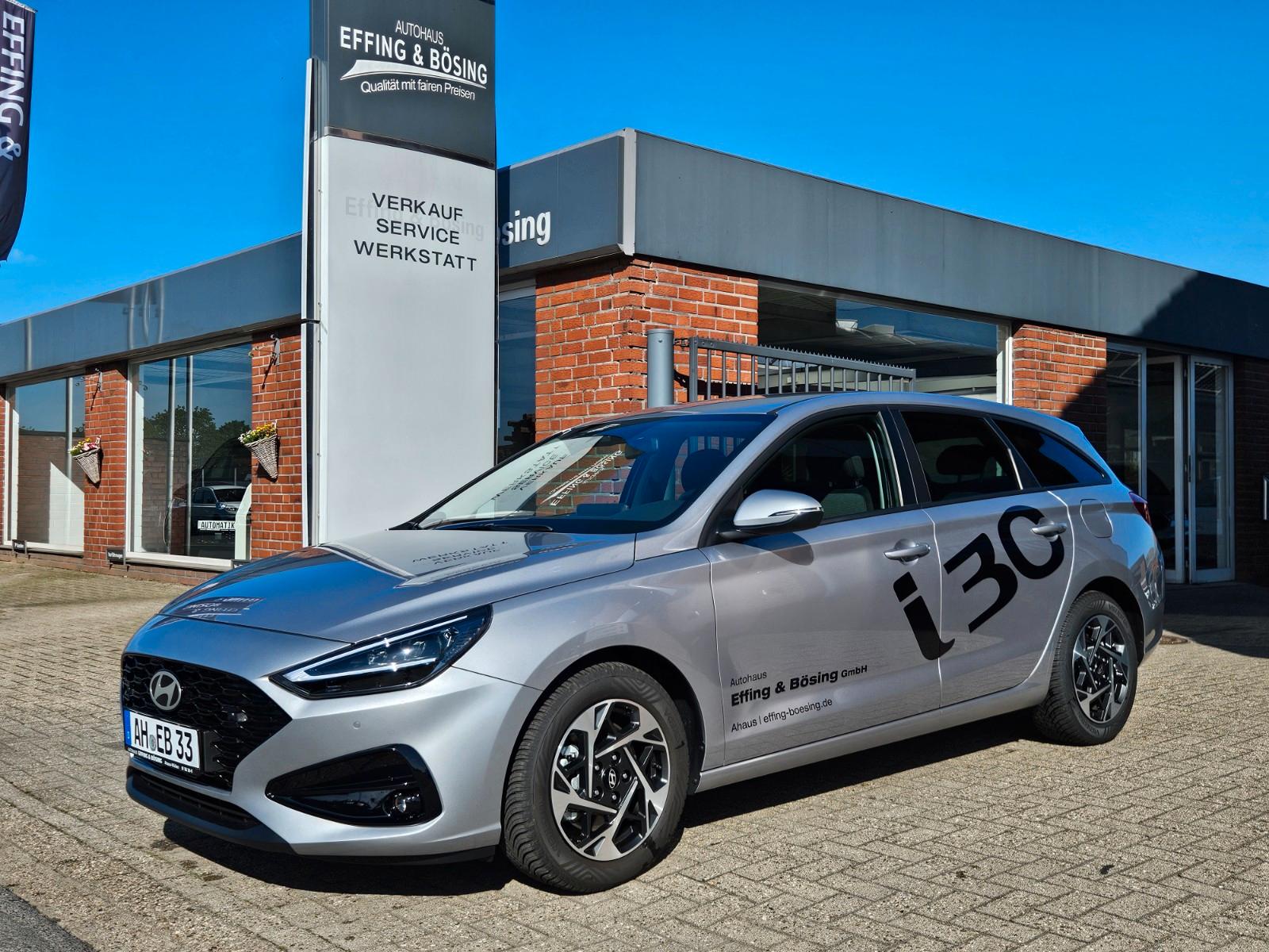 Hyundai i30  CW-FL-Klima-NAV-ALU-PDC V+H-CAM-LED-SHZG