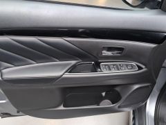 MITSUBISHI Outlander PHEV Spirit 4WD Scheckheft