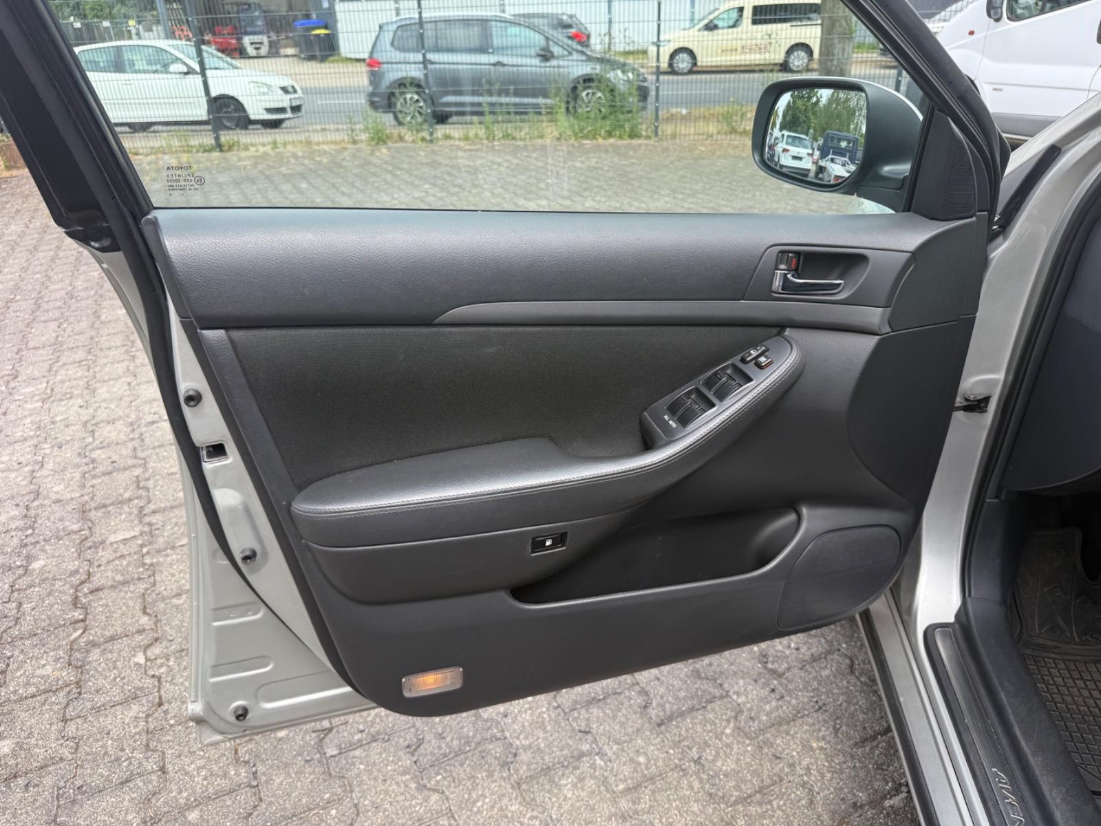 Toyota Avensis 2007 — photo 11
