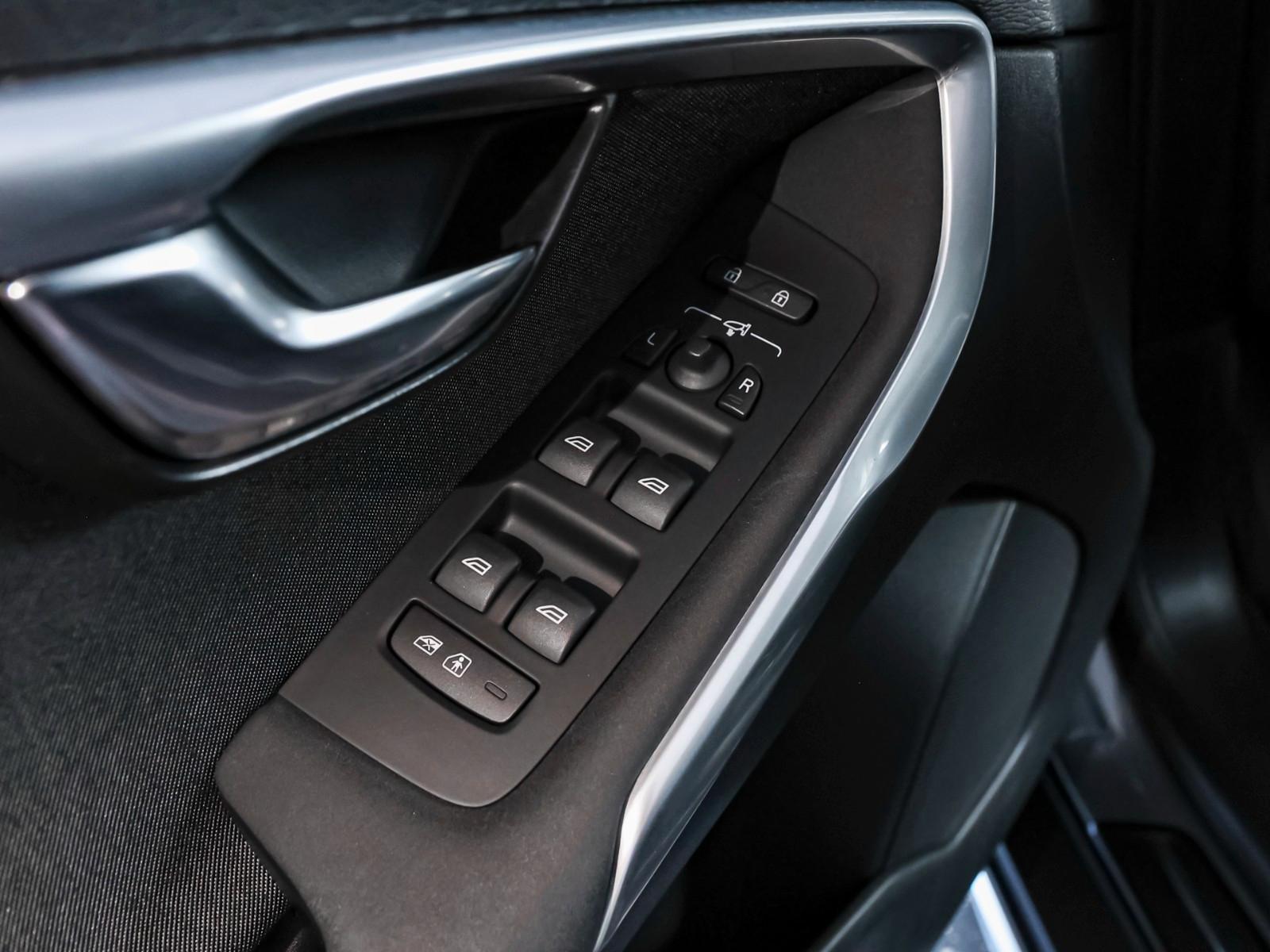 Volvo V40 Cross Country You! *KAMERA-NAVI-SHZ-TEMPOMAT