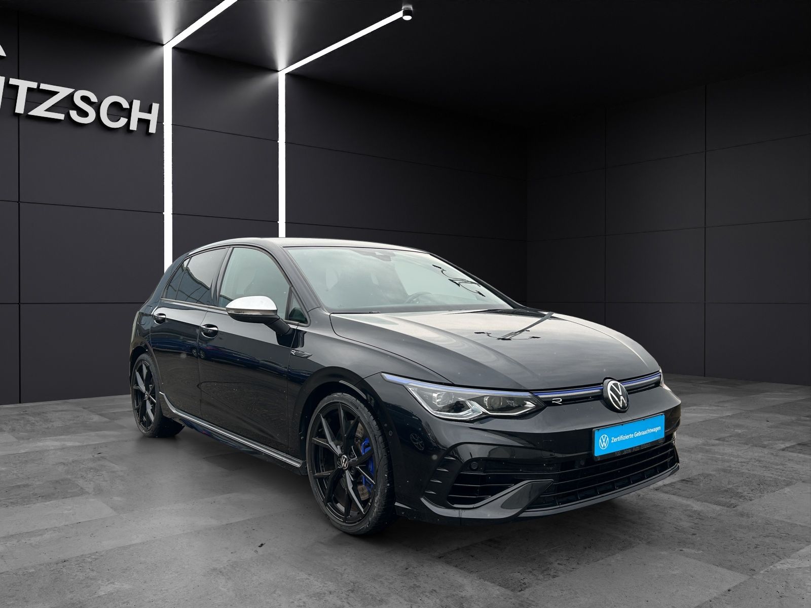 Fahrzeugabbildung Volkswagen Golf VIII R 4M  DSG Matrix Navi Harman AID ACC R