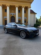 Mercedes-Benz E 400 4MATIC AMG |Vollausstattung |Sternenhimmel - Mercedes-Benz Sterne