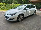 Opel Astra Sports Tourer 1.4 T, 140PS, XENON, Extras
