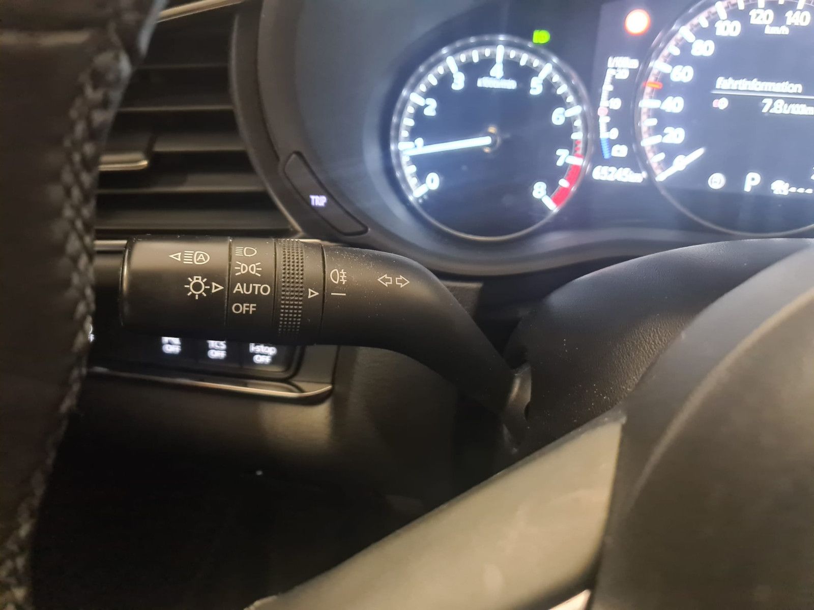 Fahrzeugabbildung Mazda CX-30 Selection 2WD/ 8.FACH BEREIFT/ AHK/ NAVI