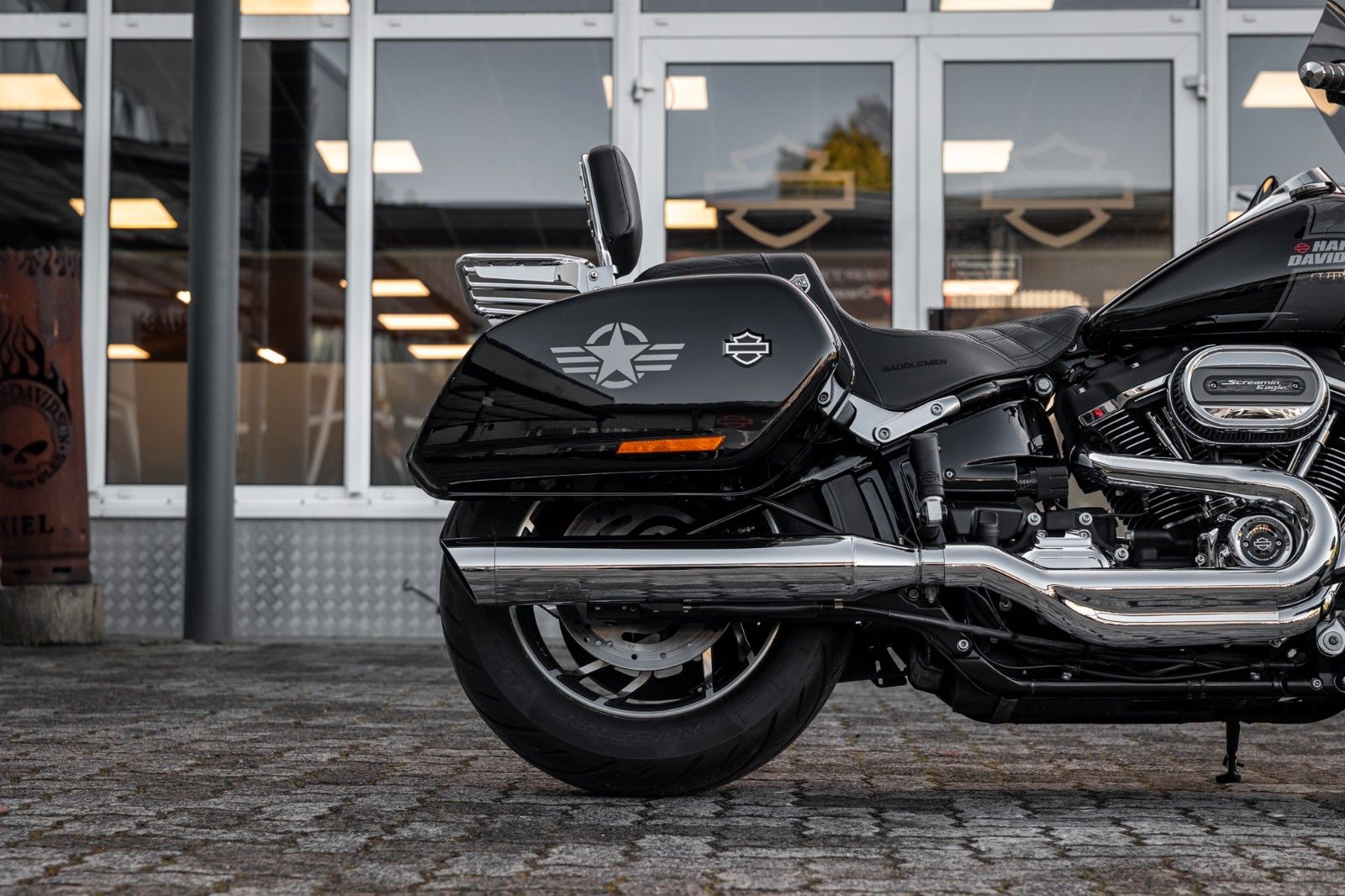 Fahrzeugabbildung Harley-Davidson FLSB Sport Glide Softail - JEKILL & HYDE STAGE 1
