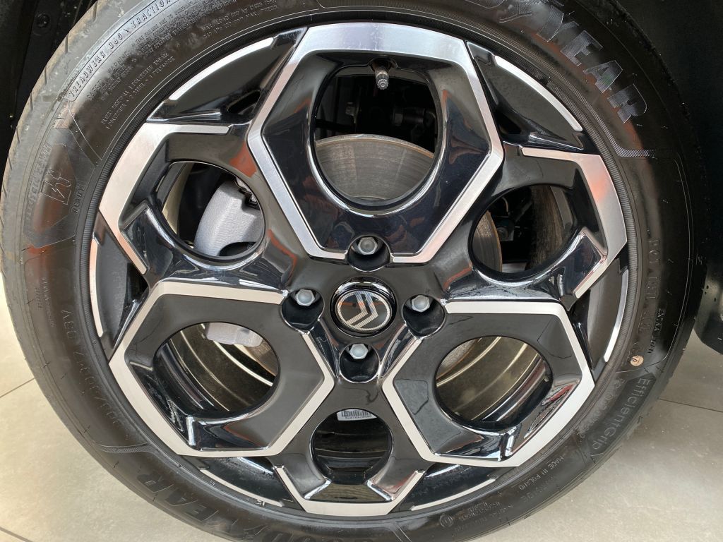 Fahrzeugabbildung Citroën C3 Turbo 100 Stop&Start MAX *Winter-Paket*