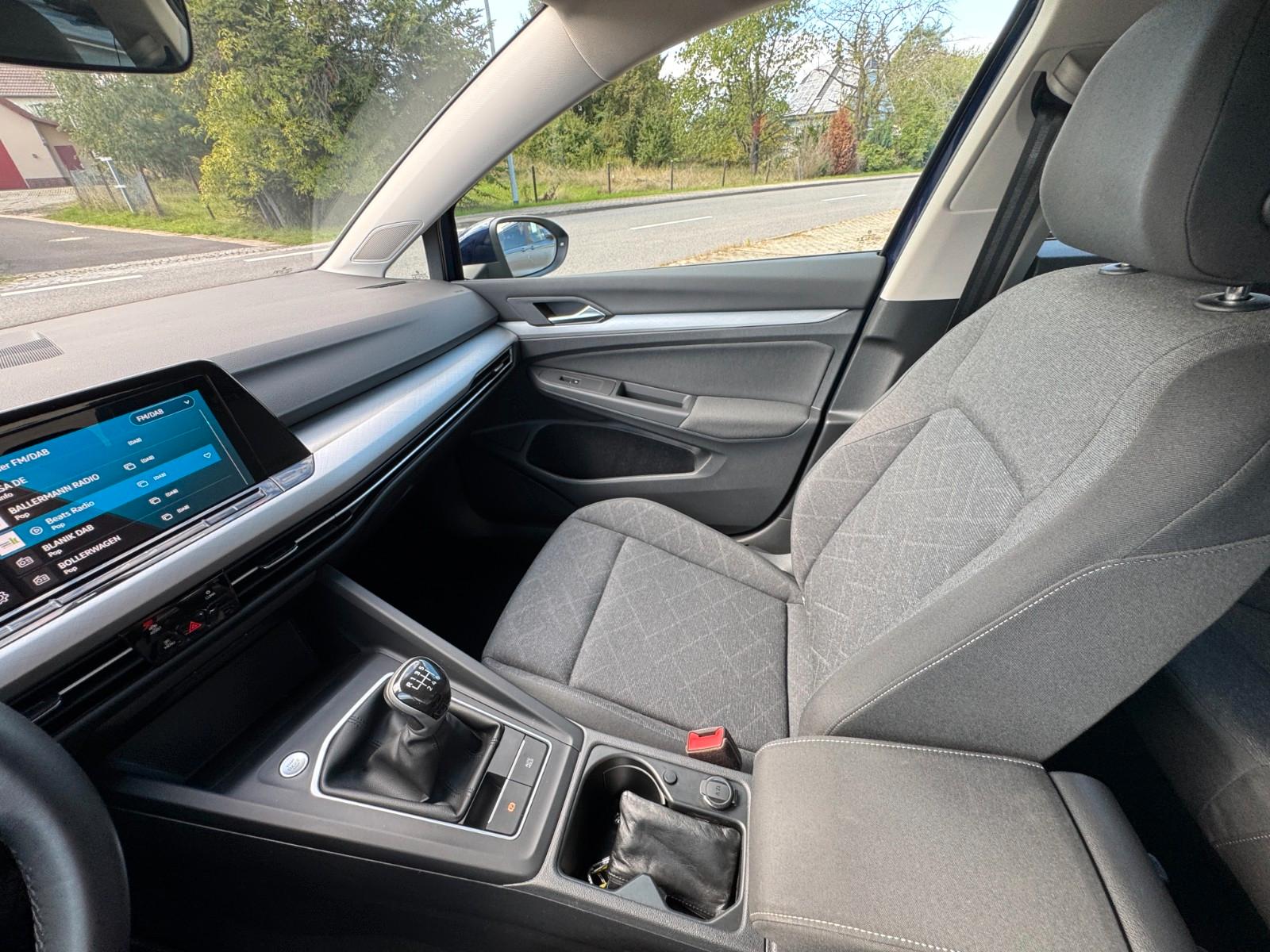 Volkswagen Golf VIII Lim. Life Business