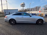 Mercedes-Benz E 200 Autom. - - Mercedes-Benz E 200: Unfallwagen