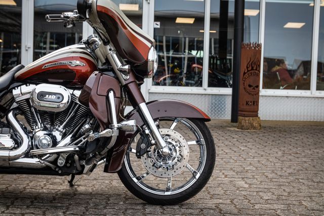 Fahrzeugabbildung Harley-Davidson CVO STREET GLIDE 110 cui FLHXSE - G&R MOTOR -