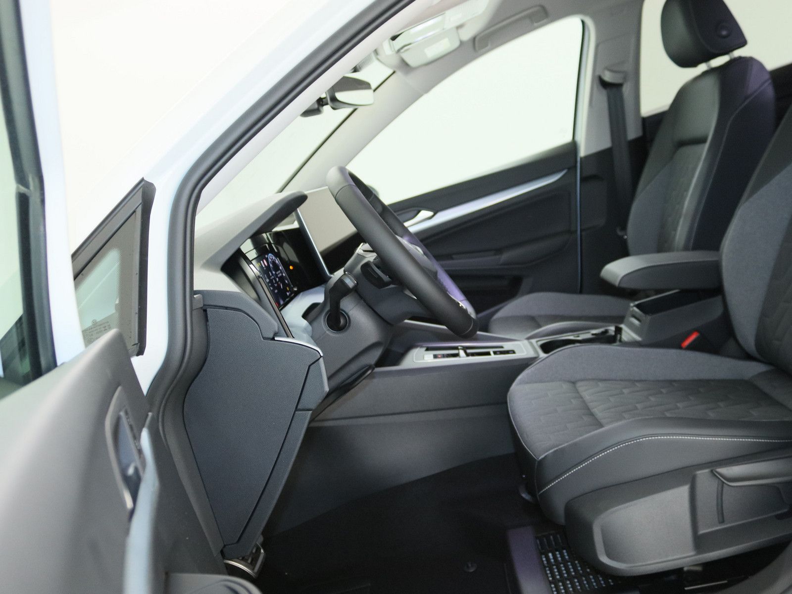 Volkswagen Golf VIII 1.5 eTSI Energy ACC NAVI KAMERA SHZ foto 13