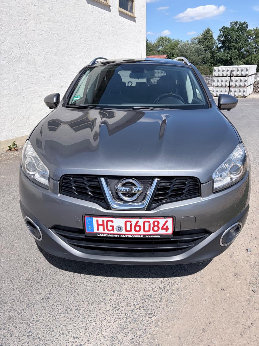 Nissan Qashqai+2 2012 — rear view