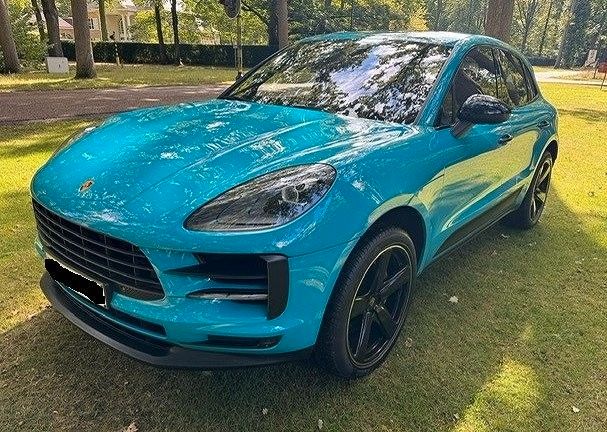 PORSCHE Macan
