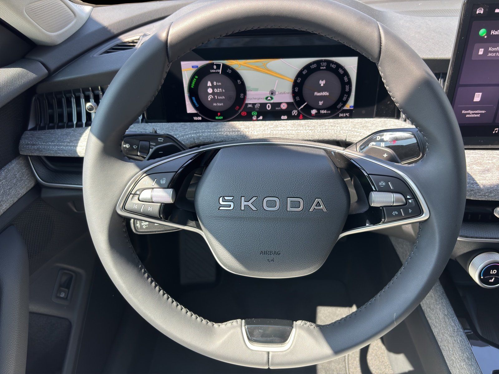 Fahrzeugabbildung SKODA Superb Combi Selection 1,5 TSI iV 150 kW DSG