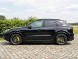 Porsche Cayenne Hybrid  kraftvoll und elegant - Porsche Cayenne in Bremen