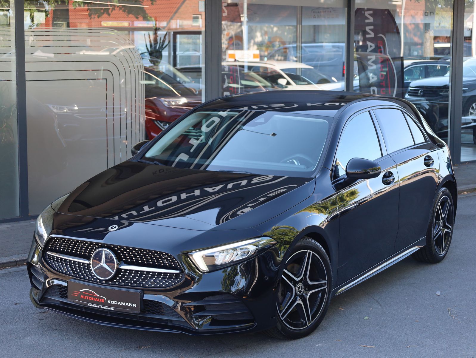 Mercedes-Benz A 200 A 200d AMG Line Kamera Ambiente NightPaket foto 2