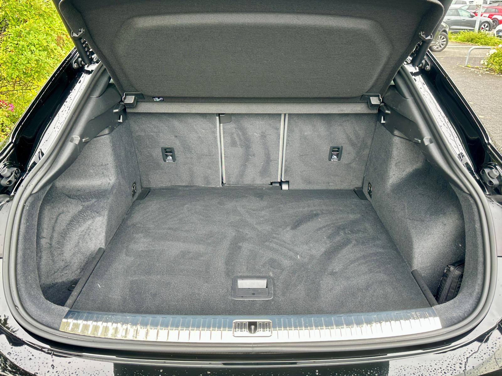 Audi Q3 Sportback 45TFSI qu BLACK SONOS 360° MATRIX, миниатюра 25