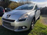 Peugeot 5008 2.0 Family 7 Sitze/PANO/SHZ - Peugeot 5008 aus 2012